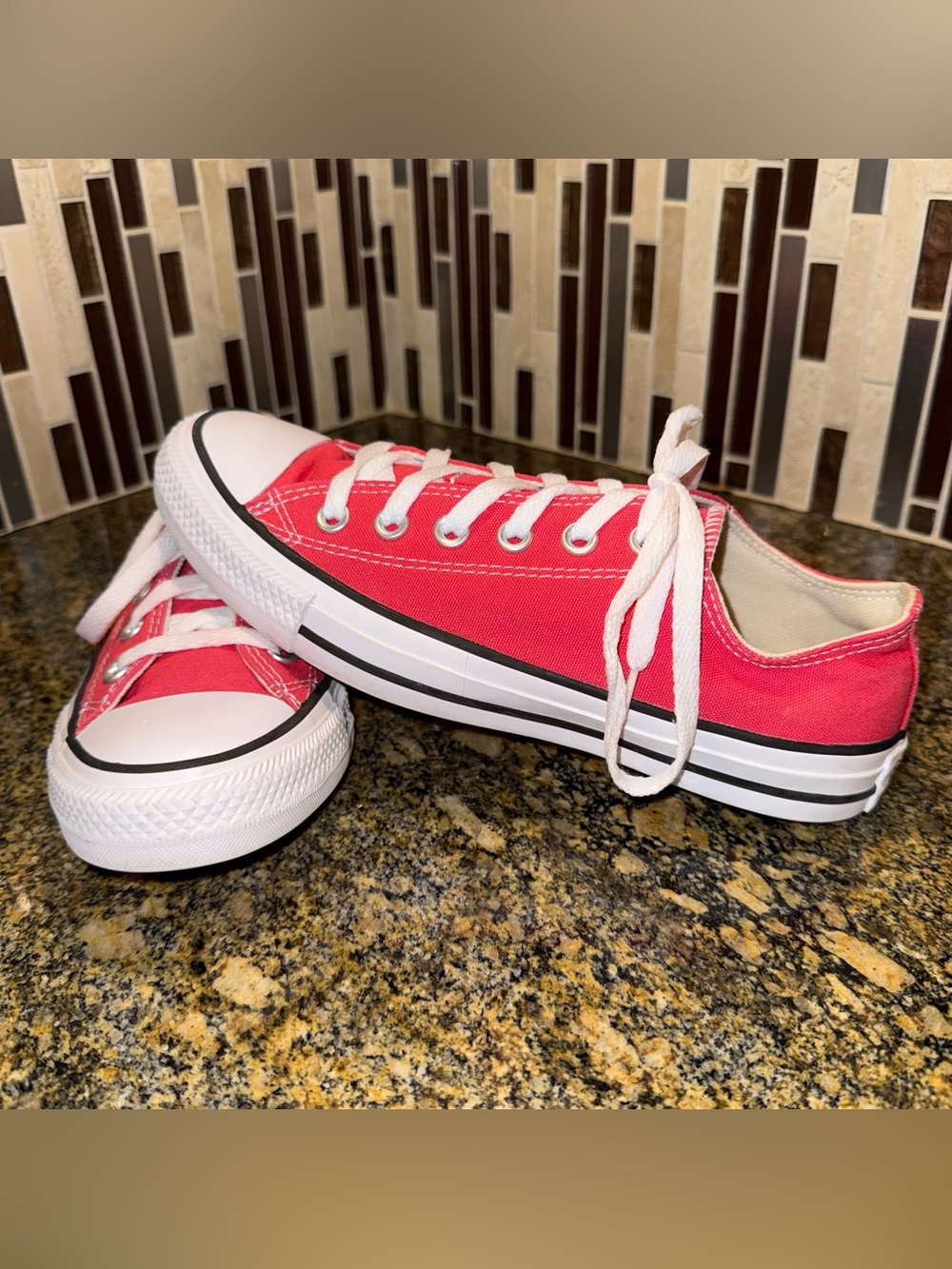 Converse Chuck Taylors OX Women's Size 8 Mens 6 Carnival Pink Sneakers Shoes